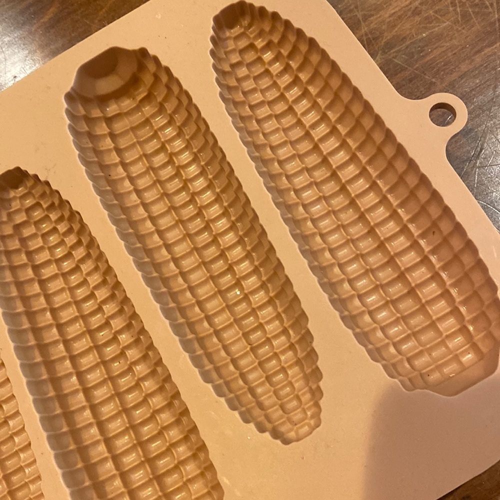 NWOT Silicone Ear of Corn Cake-Let Pan Gelatin Cornbread Thanksgiving Fun Picnic - Picture 3 of 7